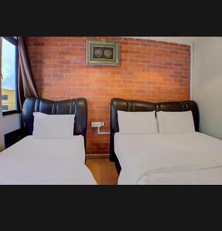 Tai Hoe Hotel Pengerang Kampung Sungai Rengit Ngoại thất bức ảnh
